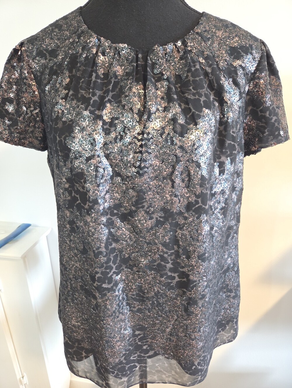 Elie Tahari satin sequinned evening top sz L
